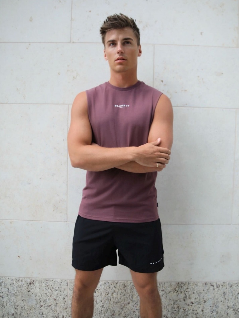 Blakely Universal Sleeveless Tee Burgundy | 712-LQIOSX