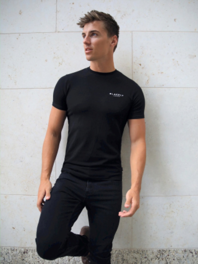 Blakely Universal T-Shirt Black | 682-LKSUDM